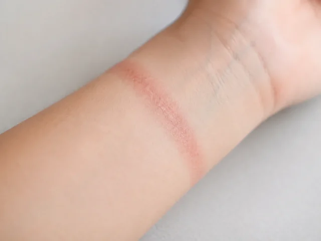 Silicone Allergy: 5 Critical Facts, Symptoms & Causes